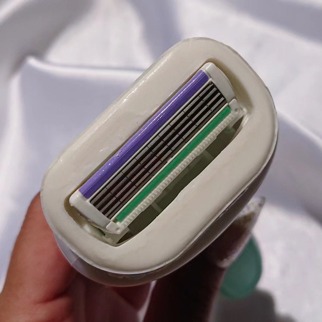 イントゥイション 敏感肌用 ホルダー (刃付き)+替刃1コ/イントゥイション/シェーバーを使ったクチコミ(5枚目)