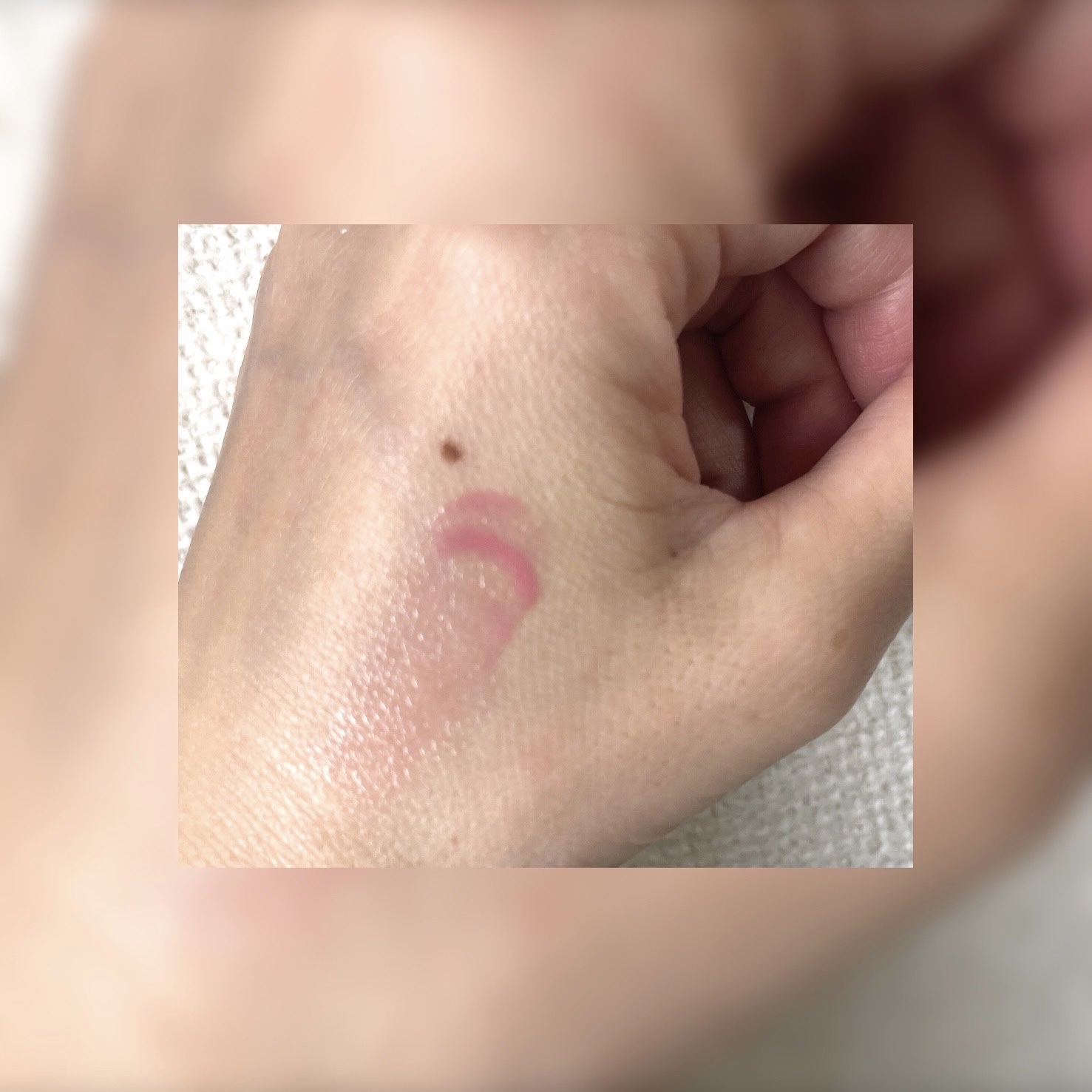 モイストピュアカラーリップ チェリーレッド/ニベア/リップクリームを使ったクチコミ（3枚目）