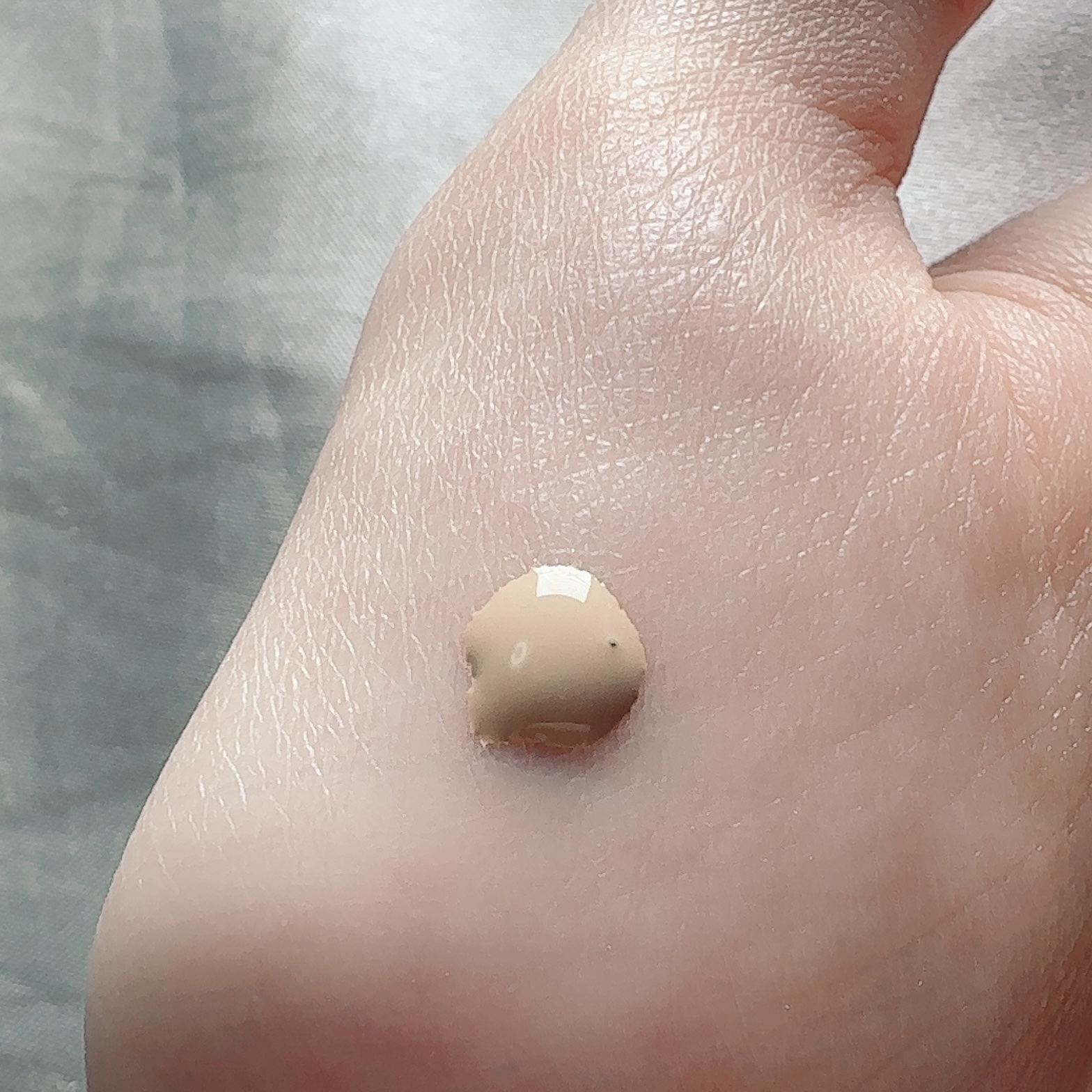 スタジオ ラディアンス セラム ファンデーション/M・A・C/リキッドファンデーションを使ったクチコミ（2枚目）