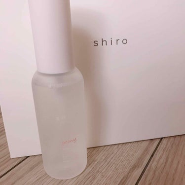 ずっっと気になっていた商品🥺💭

商品名
shiro
ヘアミスト ピオニー

内容量
80ml


これほんっっとにいい匂い✨

つけるだけでシャンプーで洗いたてのような
匂いになります🥺💕

種類が沢