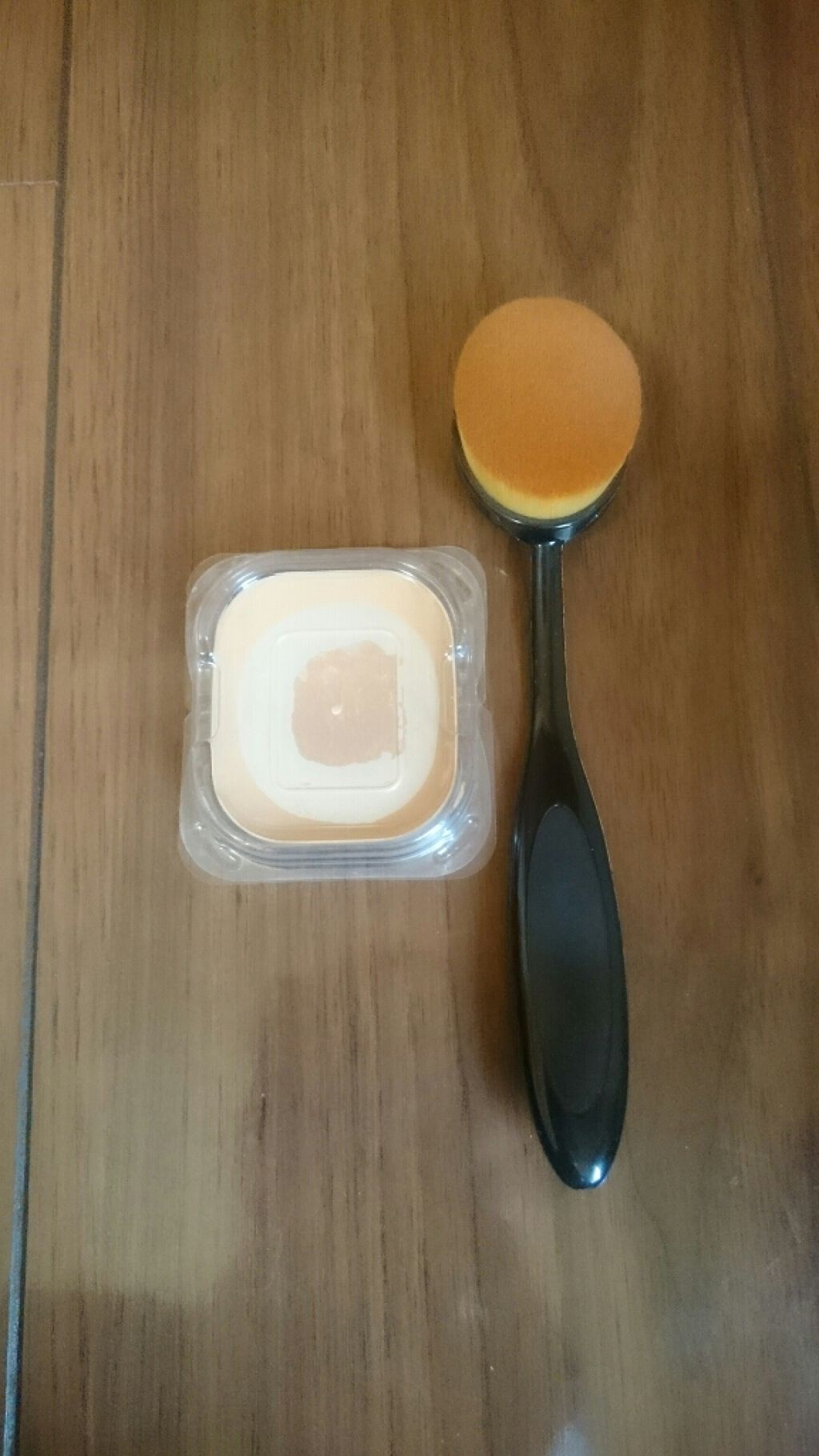 エッセンスイン パクトn/レヴュー/パウダーファンデーションを使ったクチコミ（1枚目）