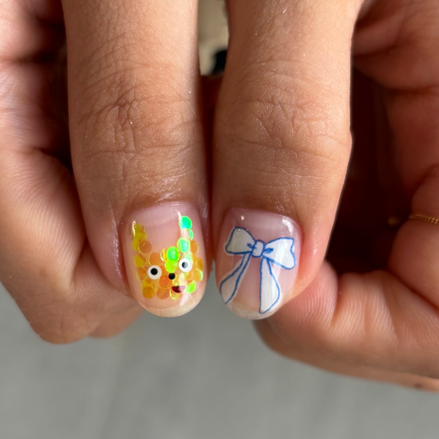 夏美🍉フォロバ on LIPS 「【親指に相棒🐻🐾🤎愛おしすぎなホログラムネイル!】ホログラムで..」(4枚目)