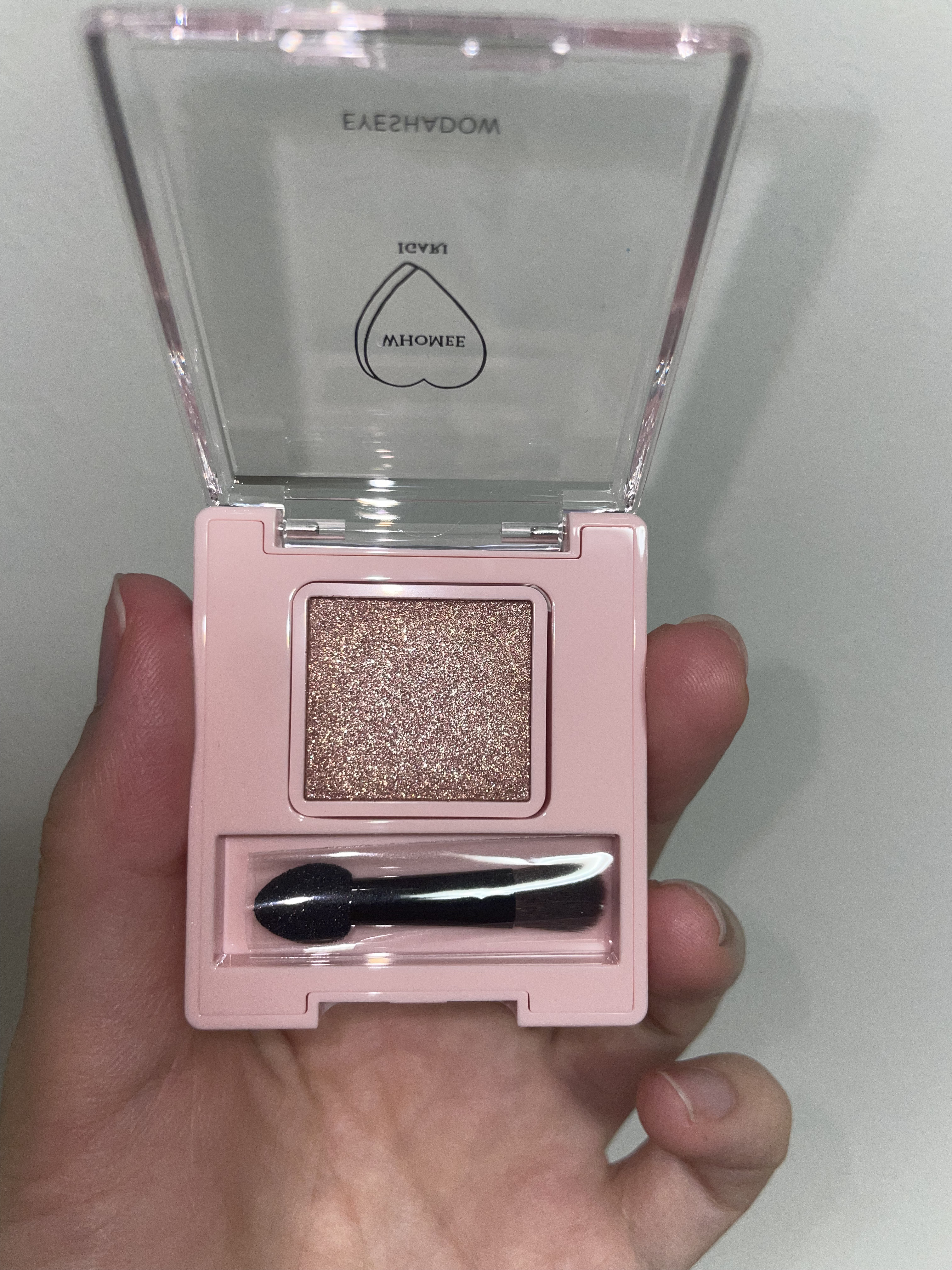 フーミー シングルラメシャドウ メリンダベージュ/WHOMEE/単色アイシャドウを使ったクチコミ（1枚目）