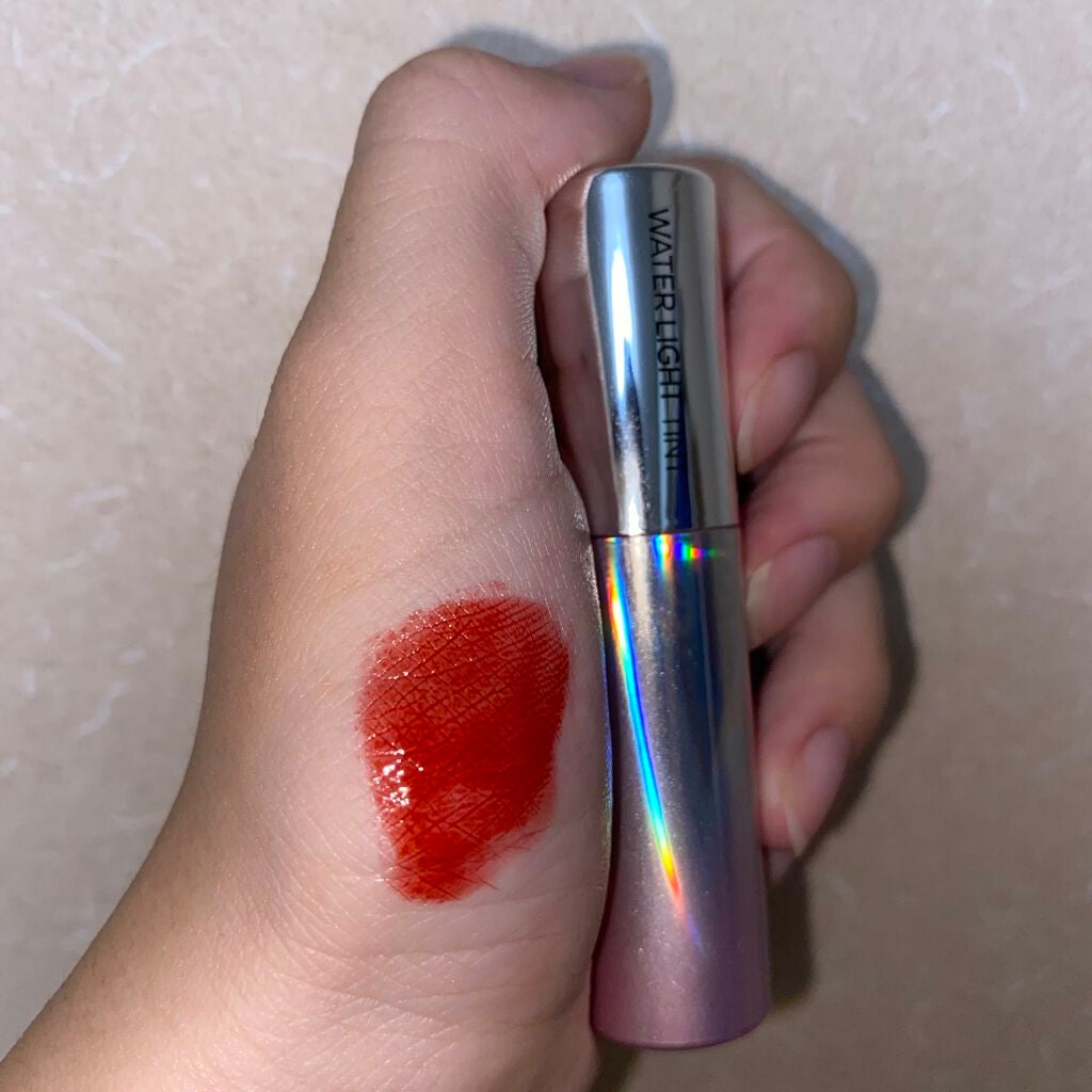 りっちゃん on LIPS 「WATERLIGHTTINTRD06です!!1枚目試し塗り2枚..」(1枚目)