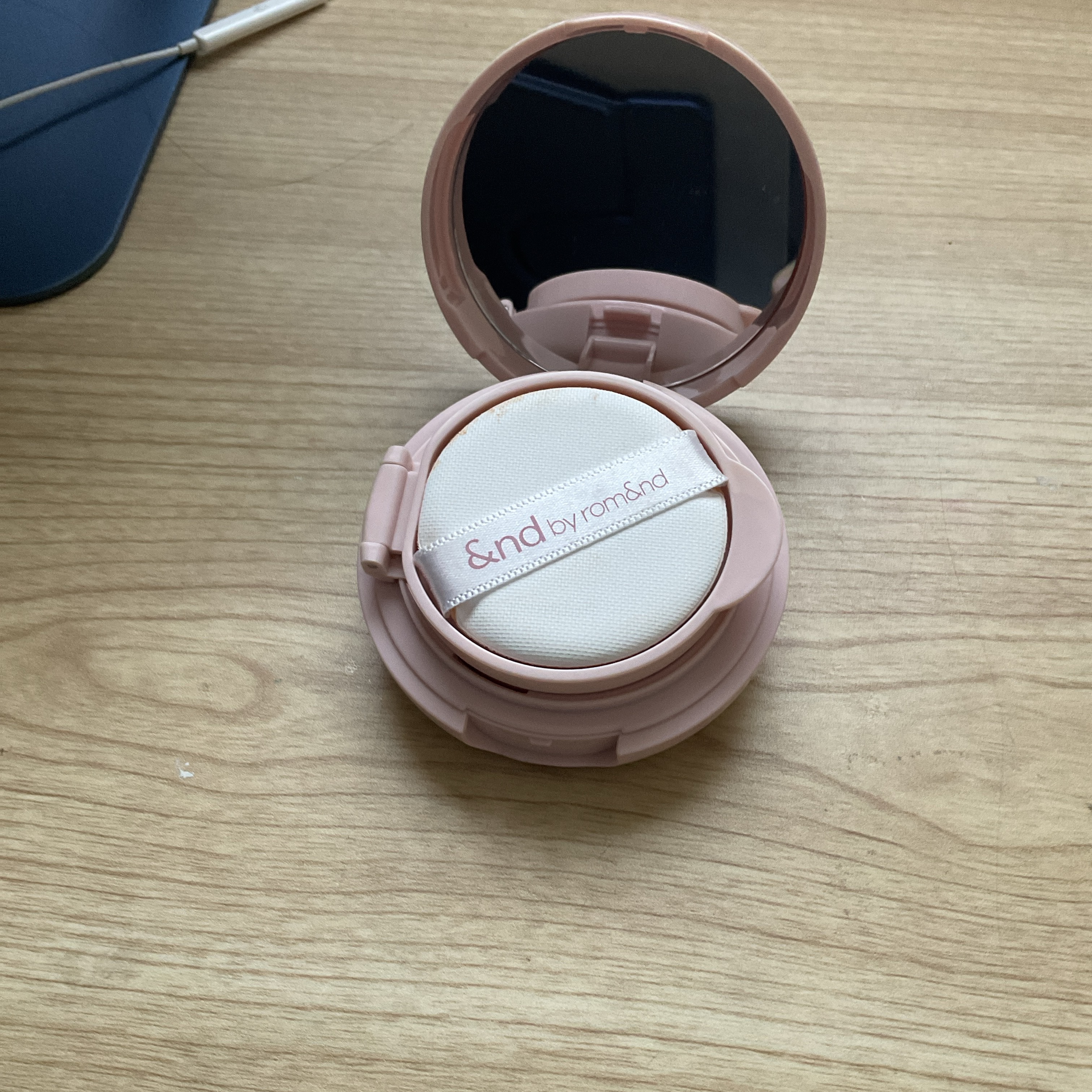 &nd by rom&nd アンドバイロムアンド　メロウマットクッションのクチコミ「&nd by rom&nd ファンデーション（ピュア）
もちもちでカバー力が完璧です。  #鉄.....」（2枚目）