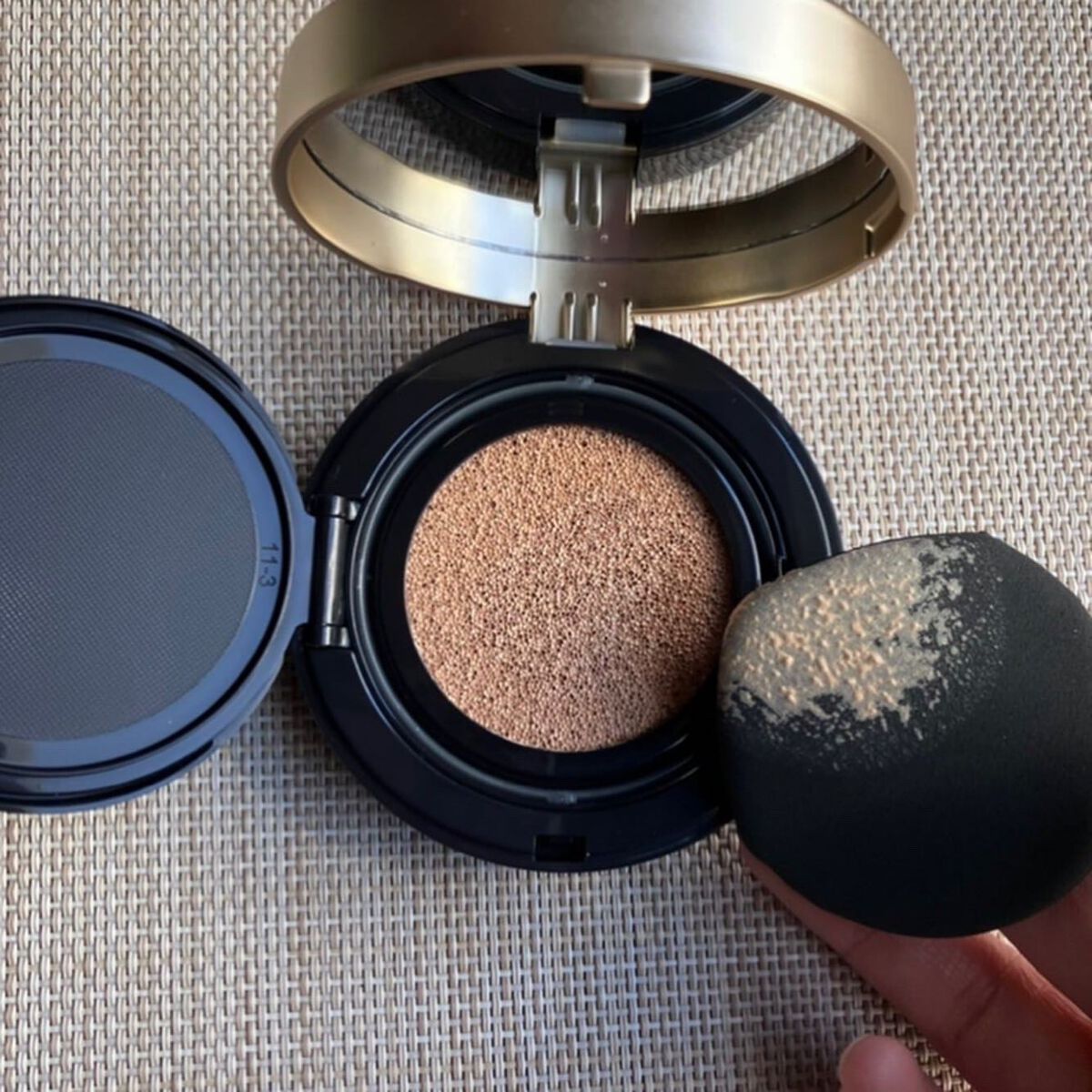 フローレス ルミエール ラディアンス パーフェクティング クッション/ローラ メルシエ/クッションファンデーションを使ったクチコミ(2枚目)