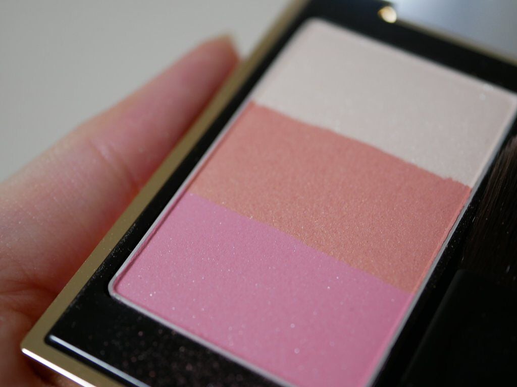 エモーショナルオーラ チークス/est/パウダーチークを使ったクチコミ(2枚目)