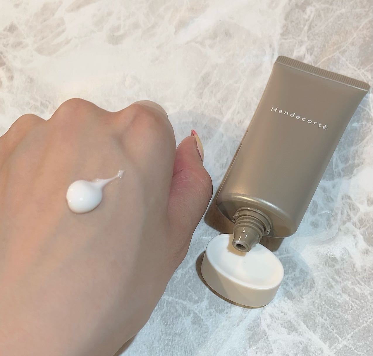 ハンデコルテ/キユートピア/ネック・デコルテケアを使ったクチコミ（2枚目）