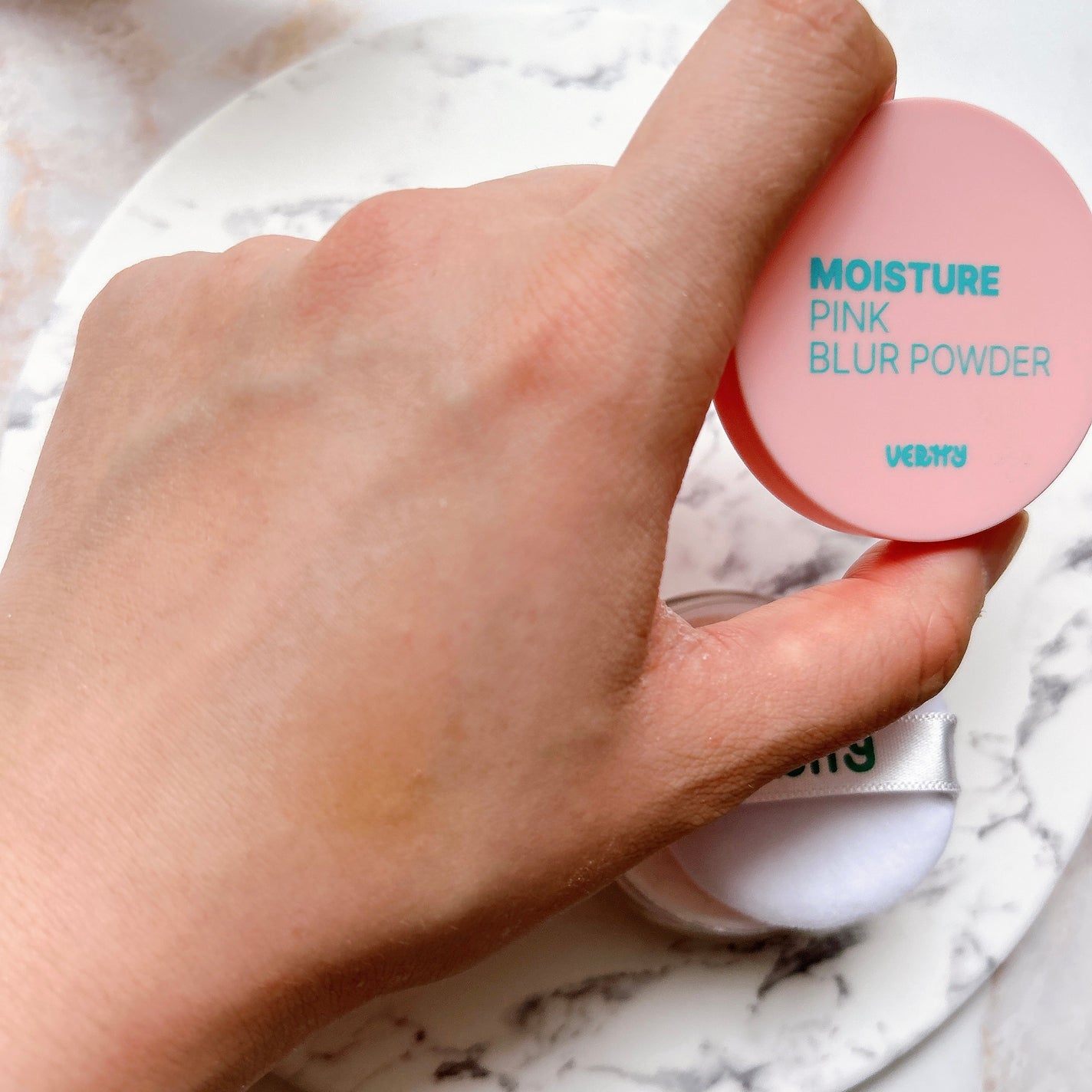 waniwaniコスメ@ふぉろば on LIPS 「VERTTY✧ノーセボムミントブラーパウダー✧モイスチャーピン..」(8枚目)