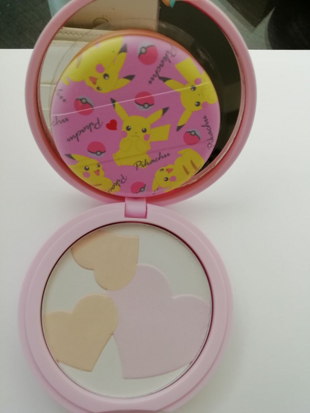 友 on LIPS 「ポケモンコラボはまってて、ゲット‼️ピカチュウのチークは売り切..」(2枚目)