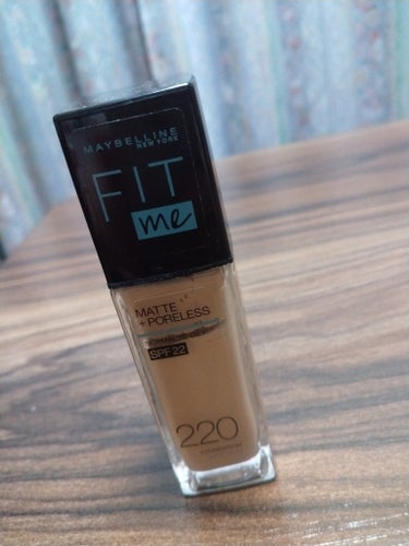 フィットミー リキッドファンデーション R 220/MAYBELLINE NEW YORK/リキッドファンデーションを使ったクチコミ（1枚目）