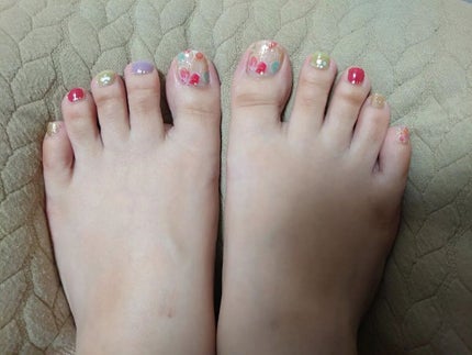 chinyan28 on LIPS 「夏が終わる‼️と思って買ってあったフットネイルシール急..」(1枚目)