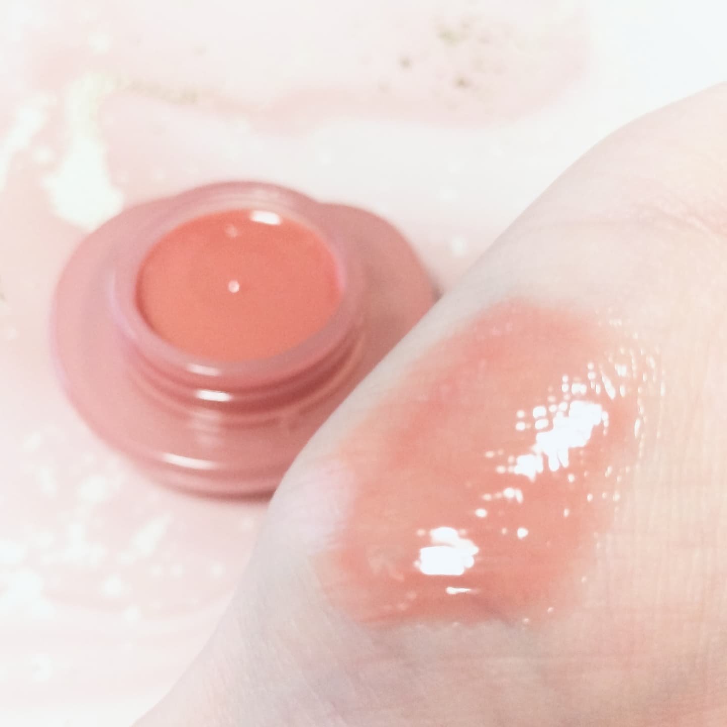 フィー リップアンドチーク グローイジェリーポット JN03 カスタード/fwee/リップグロスを使ったクチコミ（3枚目）