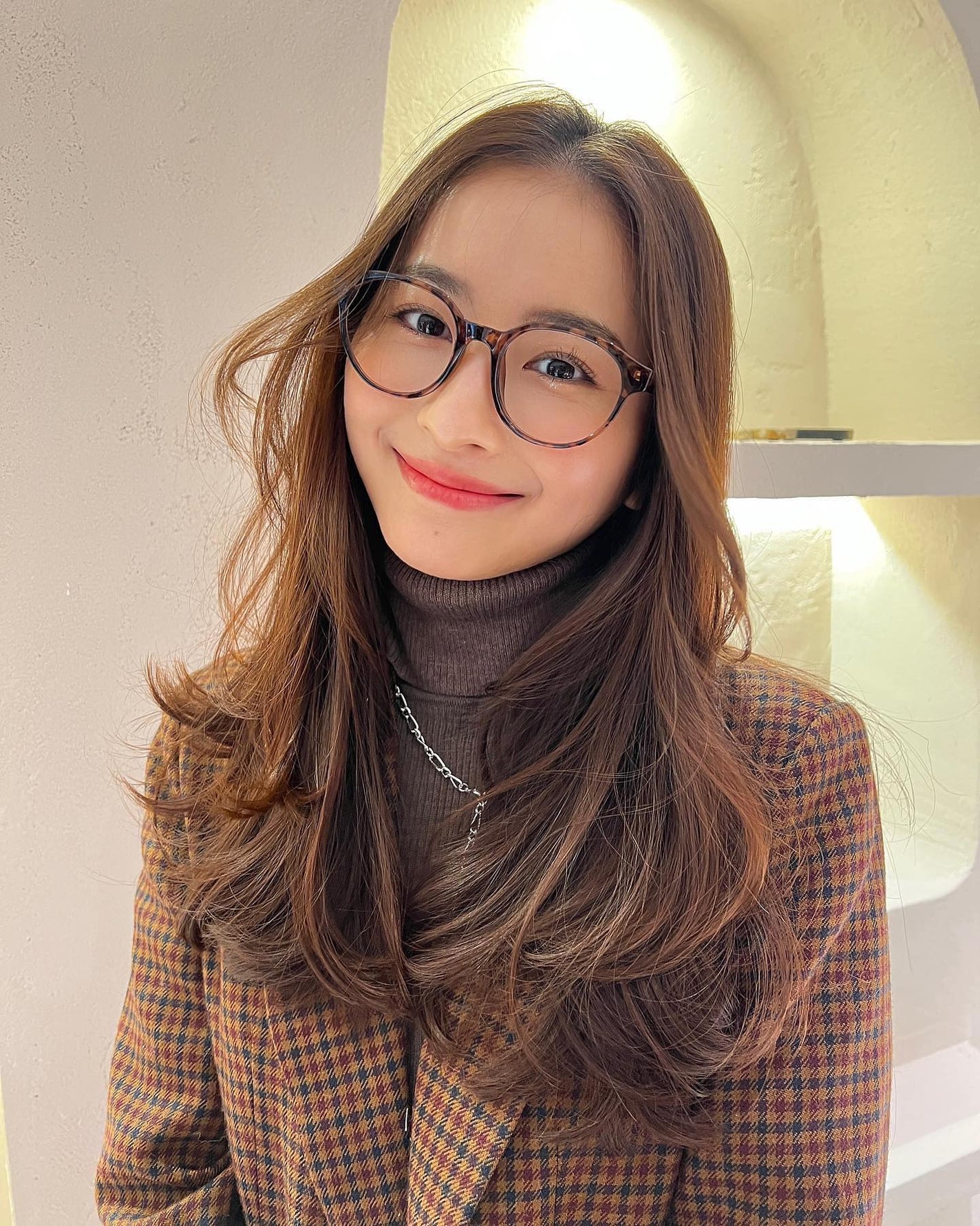 HARUNA on LIPS 「ばっさり20センチ切って、たっぷりレイヤーを入れました♡.巻き..」(2枚目)