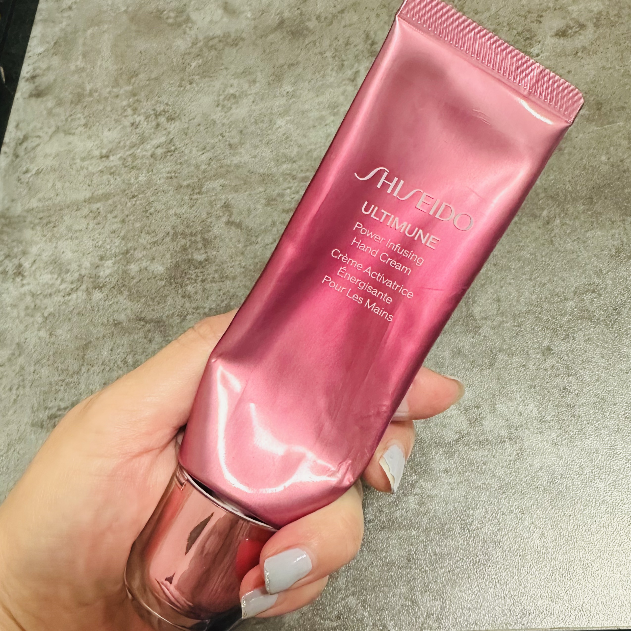 アルティミューン パワライジング ハンドクリーム/SHISEIDO/ハンドクリームを使ったクチコミ（2枚目）