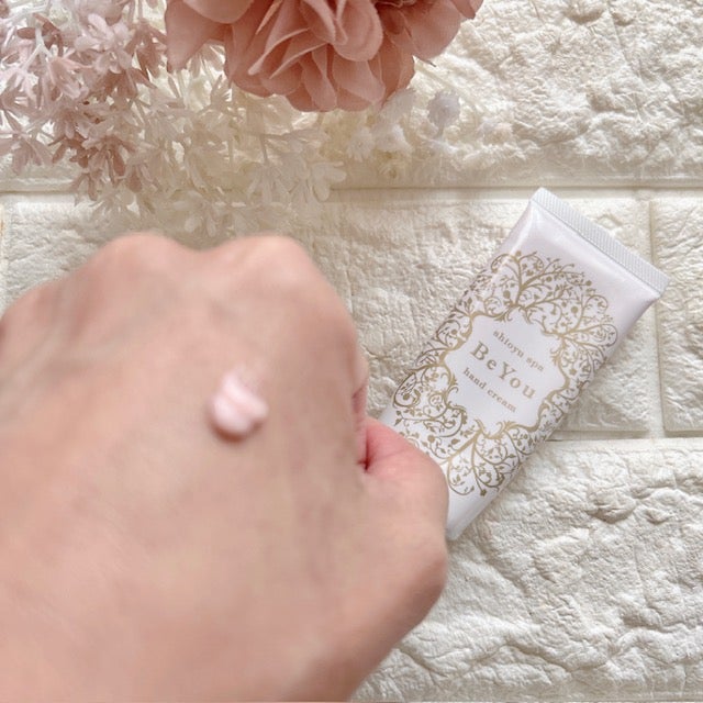 biyoukamika on LIPS 「手は年齢が出てしまうパーツ。お手入れは怠りません!ハンドクリー..」(1枚目)