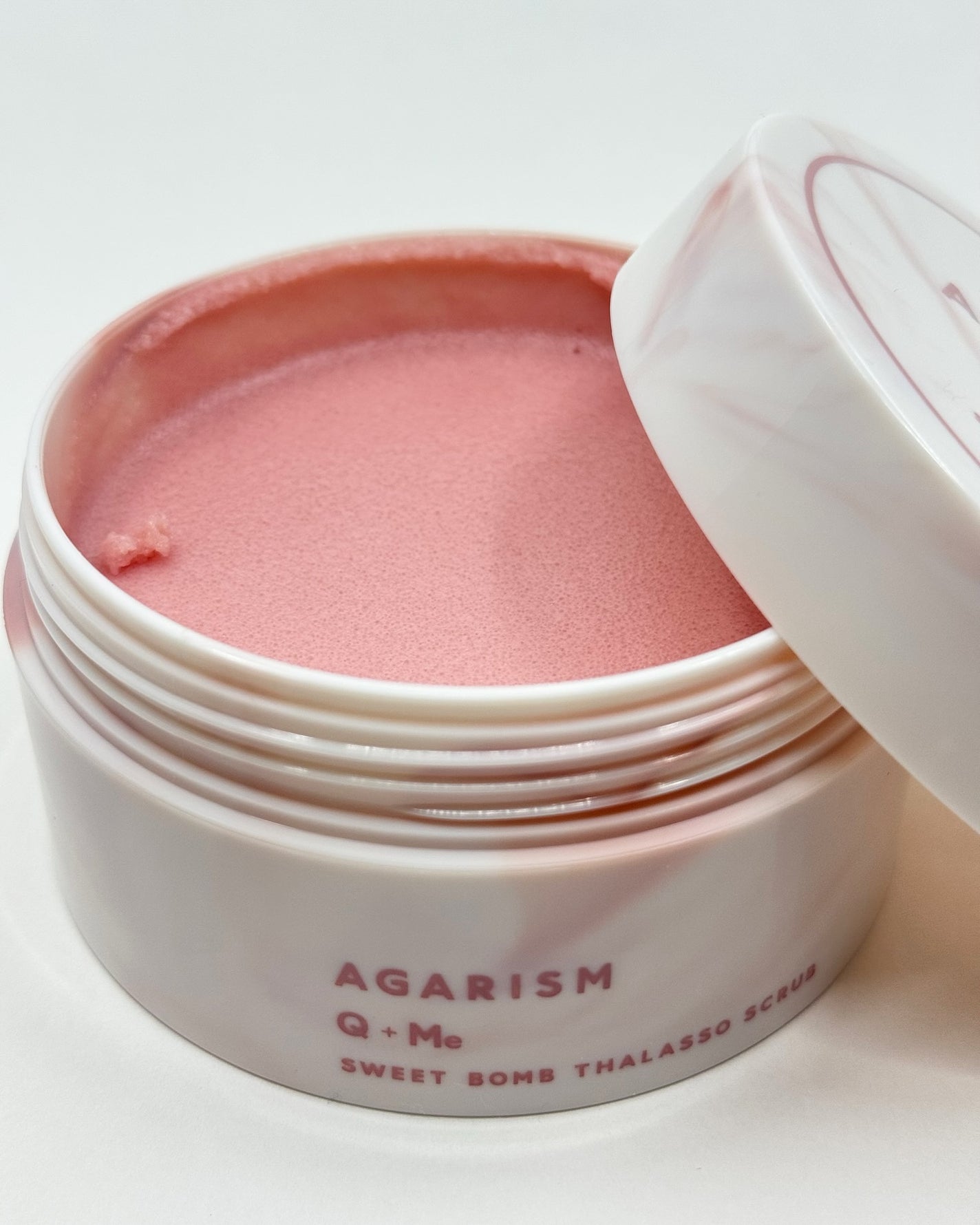 キューミースウィートボムタラソスクラブ ピオニーブーケの香り/AGARISM/ボディスクラブを使ったクチコミ(2枚目)