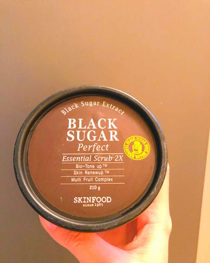 ブラックシュガー パーフェクト エッセンシャル スクラブ2X/SKINFOOD/洗い流すパック・マスクを使ったクチコミ(1枚目)