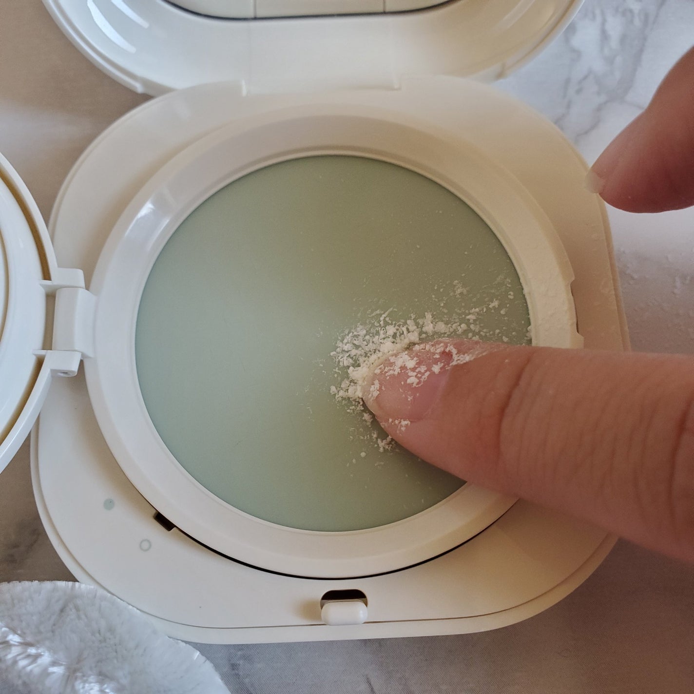 ネオ エッセンシャル フィニッシュパウダー/LANEIGE/ルースパウダーを使ったクチコミ(2枚目)