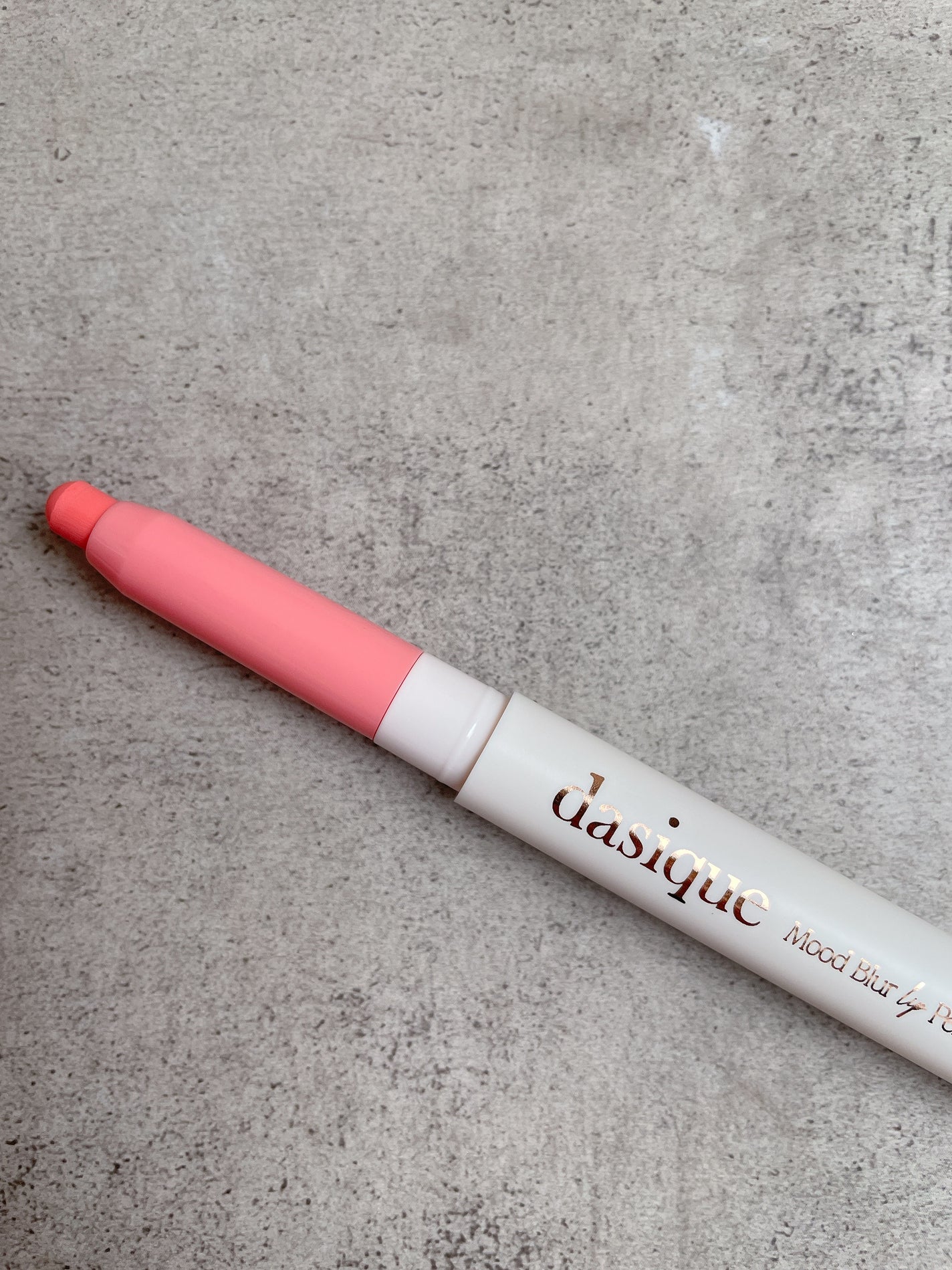 ムードブラーリップペンシル/dasique/リップライナーを使ったクチコミ(2枚目)