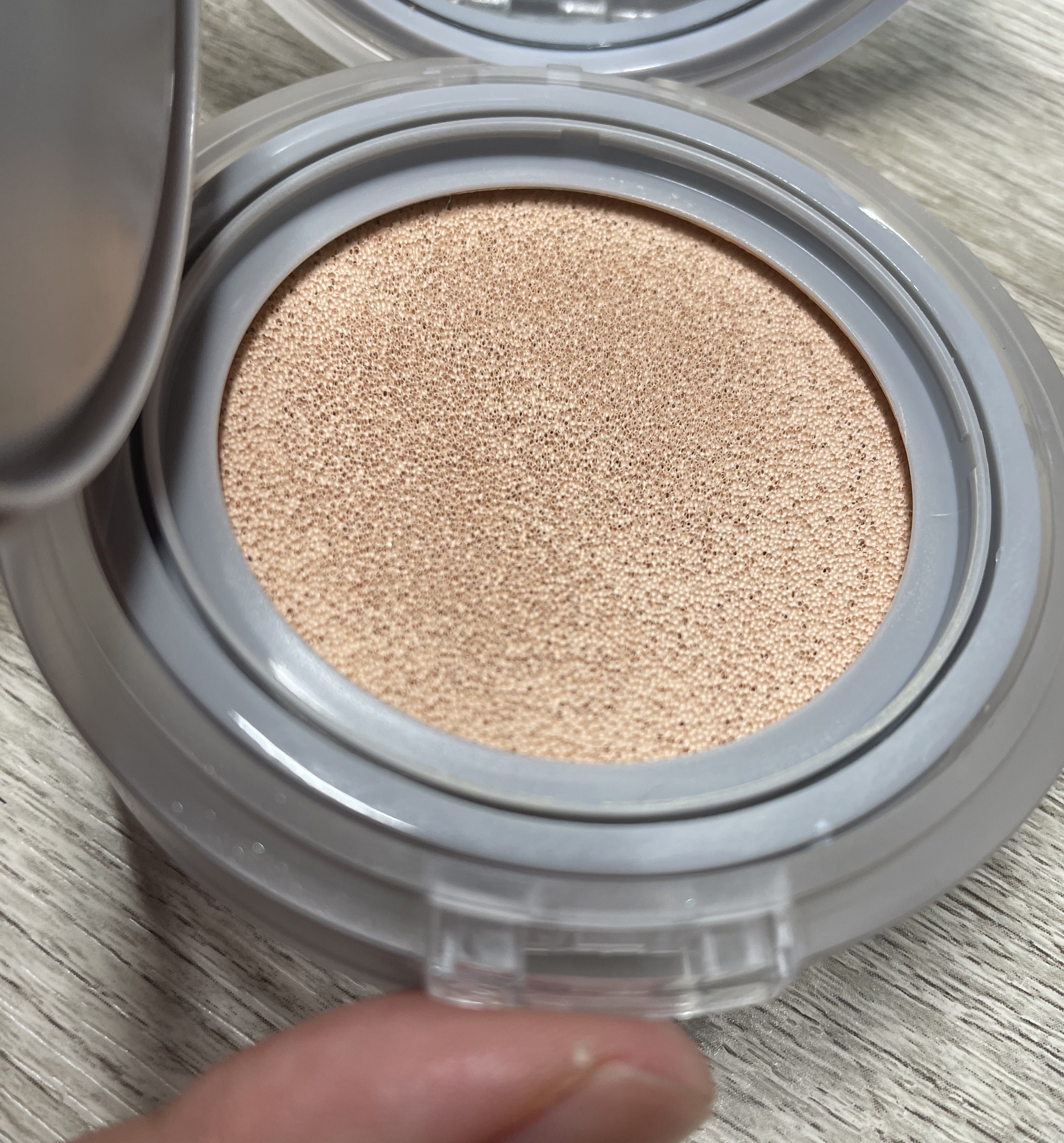 ヌーゼロクッション 01 ポーセリン17/rom&nd/クッションファンデーションを使ったクチコミ（2枚目）