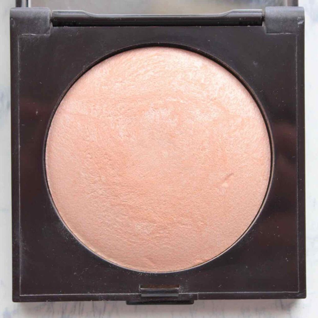 マットラディアンス ベイクドパウダー ハイライト01/ローラ メルシエ/パウダーハイライトを使ったクチコミ(2枚目)