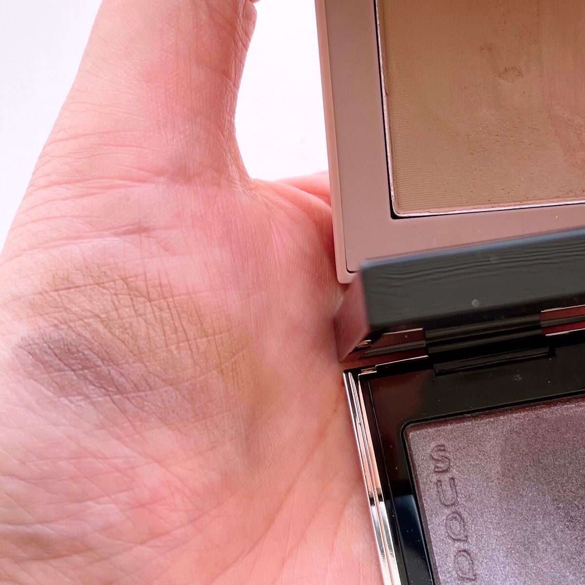 トーン タッチ アイズ/SUQQU/単色アイシャドウを使ったクチコミ(2枚目)