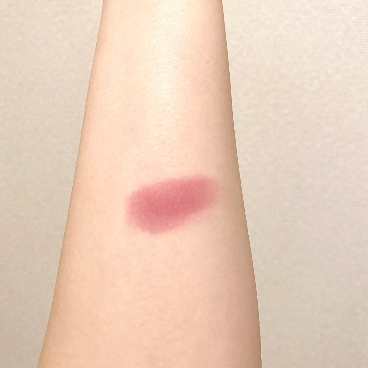 プリズム パウダーアイカラー/リンメル ロンドン/単色アイシャドウを使ったクチコミ(3枚目)