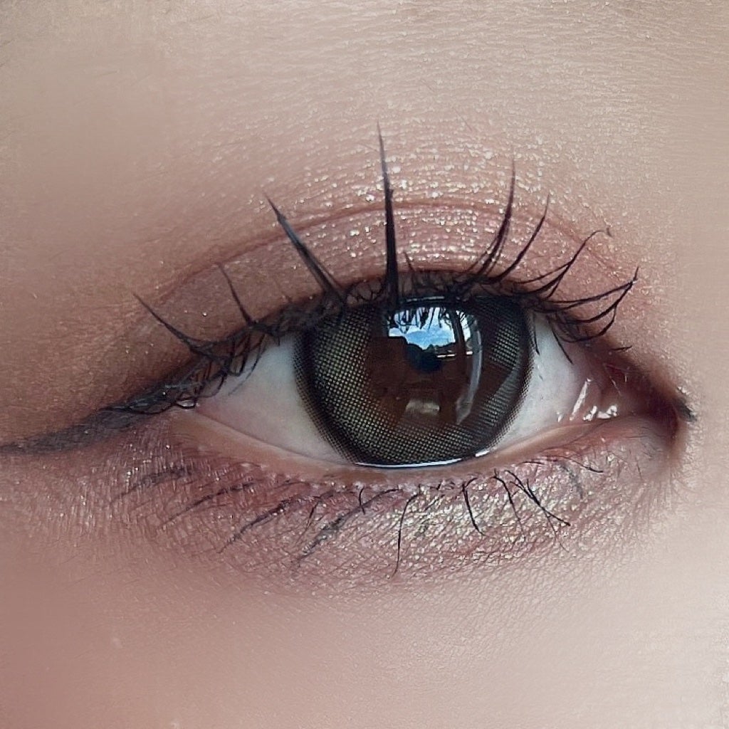 レブロン ダズル アイシャドウ クアッド/REVLON/アイシャドウパレットを使ったクチコミ(4枚目)