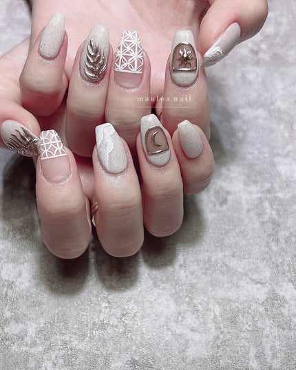 #ターコイズネイル,#ネイル,#アートネイル,#春ネイル,#ミラーアートネイル,#チークネイル,#フレンチネイル,#ピンクネイル,#ミラーネイル,#手書きアートネイル,#刺繍ネイル,#ミラーネイル,#ベビーピンクネイル,#春ネイル,#天王寺ネイルのネイルデザイン