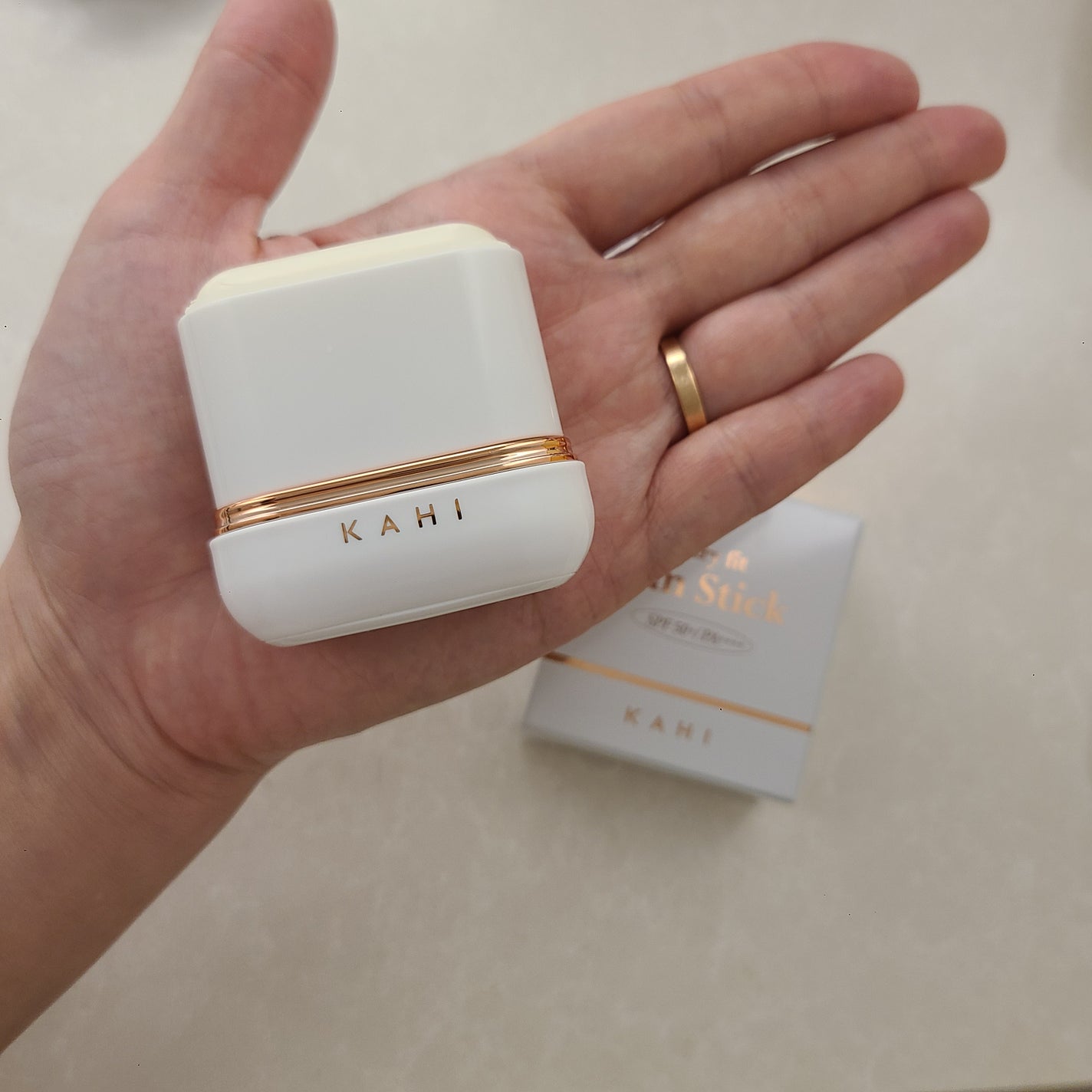 エアリーフィットサンスティック/KAHI/日焼け止めスティックを使ったクチコミ(2枚目)