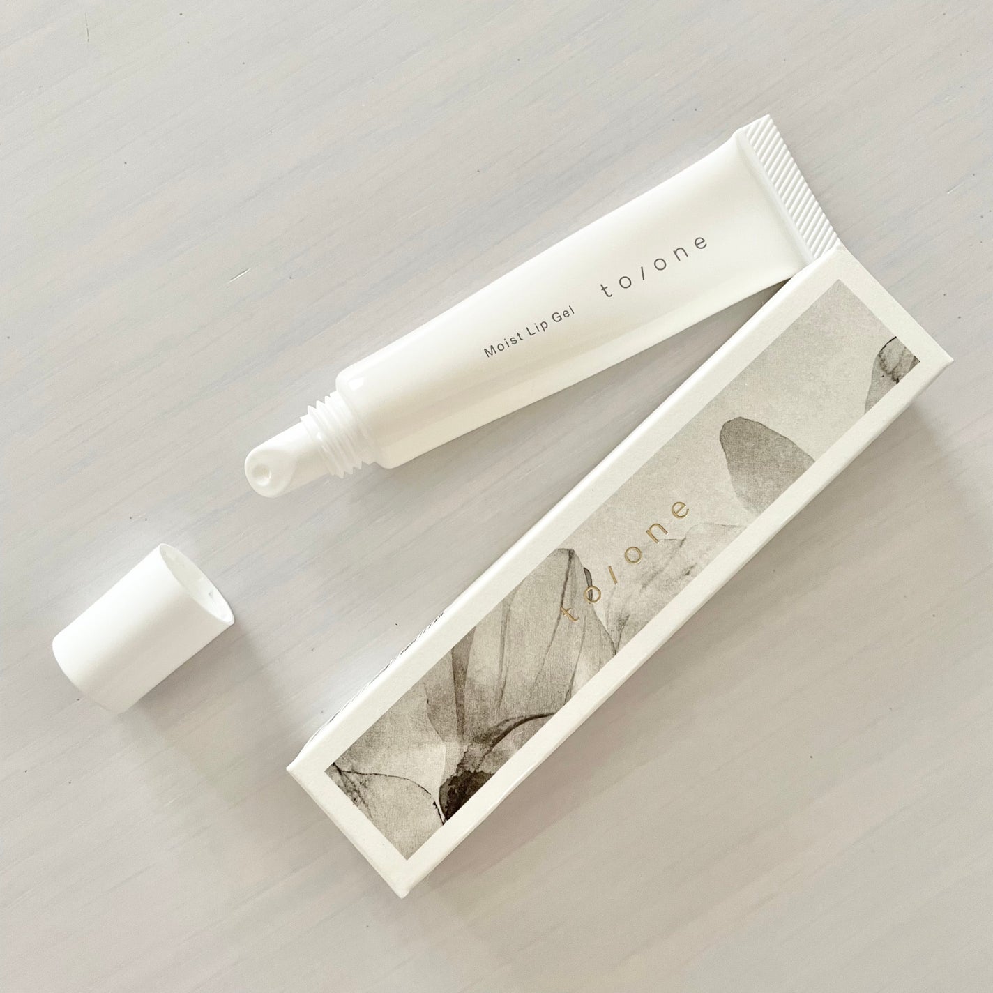 トーン モイスト リップジェル/to/one/リップ美容液を使ったクチコミ(3枚目)