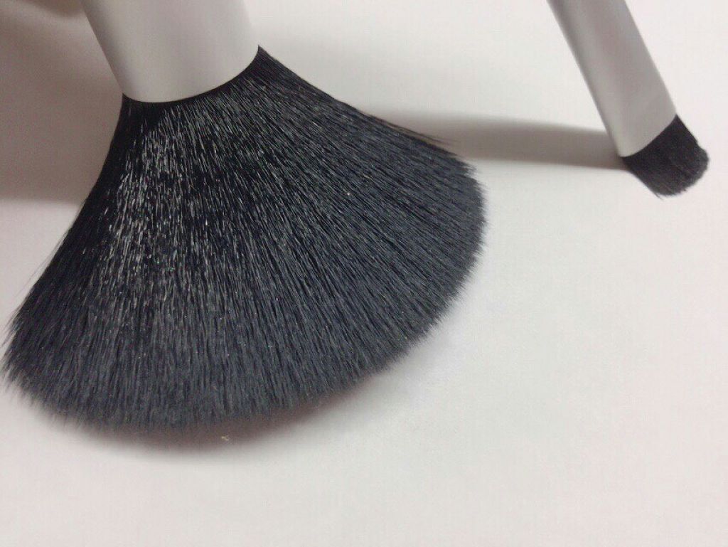 春姫 アイシャドウブラシ/DAISO/メイクブラシを使ったクチコミ（2枚目）