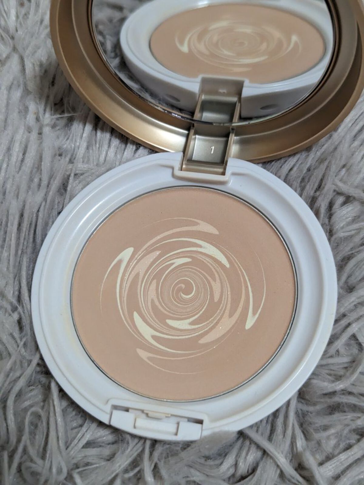 ヌーディクチュール CC ミネラルパウダーのクチコミ「お肌に優しくケアしてくれる✨✨✨

以前に購入していたものですが
#ヌーディクチュール
#CC.....」（2枚目）