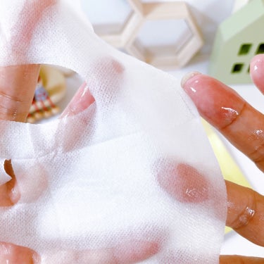 RISM ディープケアマスク ハニーのクチコミ「洗顔後にコレ一枚でスキンケアが完了するオールインワンタイプのシートマスク🫶🏻💗 ̖́-‬

-.....」（3枚目）