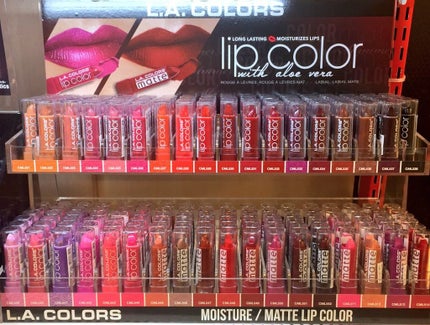 マット リップカラー/L.A.COLORS/口紅を使ったクチコミ(3枚目)