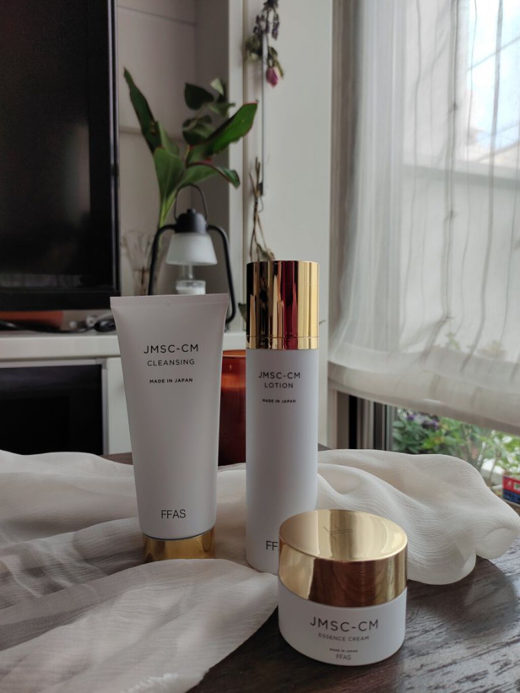 JMSC-CM ESSENCE CREAM/FINGER FOX AND SHIRTS/フェイスクリームを使ったクチコミ（2枚目）