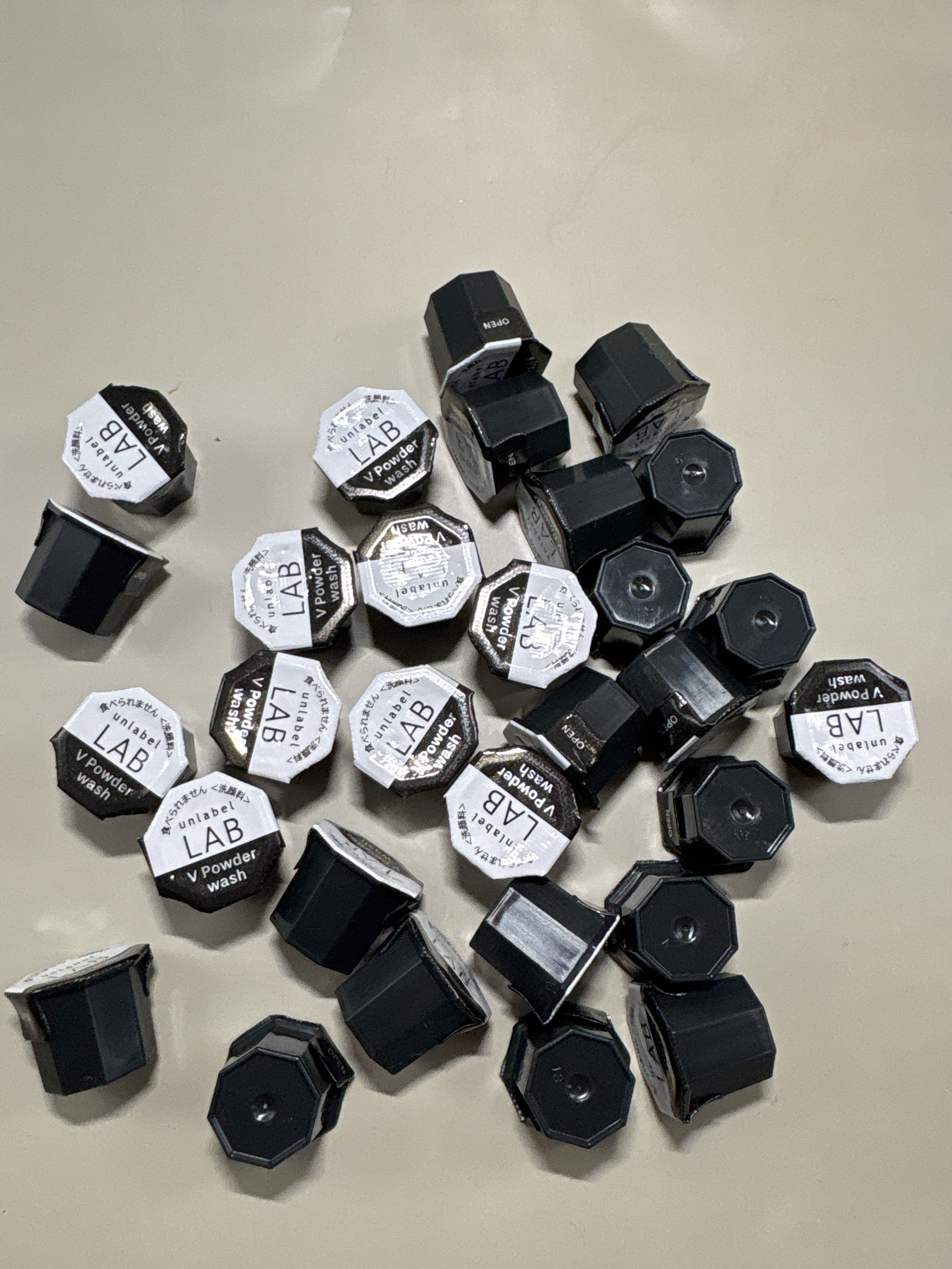 ラボ　V酵素洗顔パウダー ブラック/unlabel/洗顔パウダーを使ったクチコミ（3枚目）