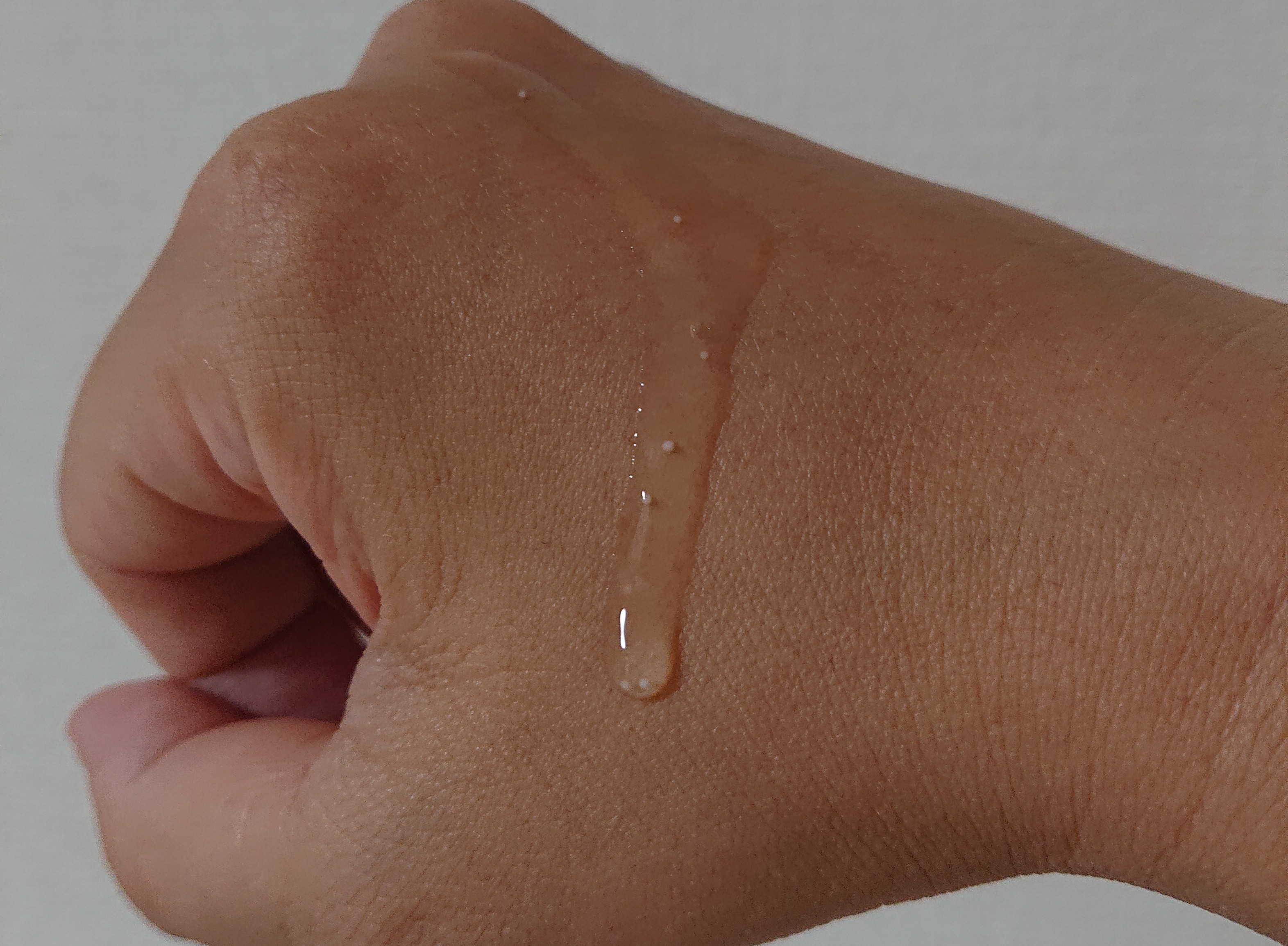 トーンブライトニング カプセルアンプル/SKIN1004/美容液を使ったクチコミ（3枚目）