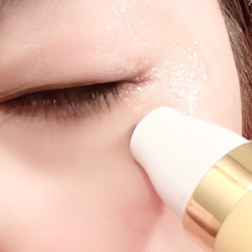 V9ビタミンアンプルロールオンアイクリームクリア/JMsolution/アイケア・アイクリームを使ったクチコミ(4枚目)