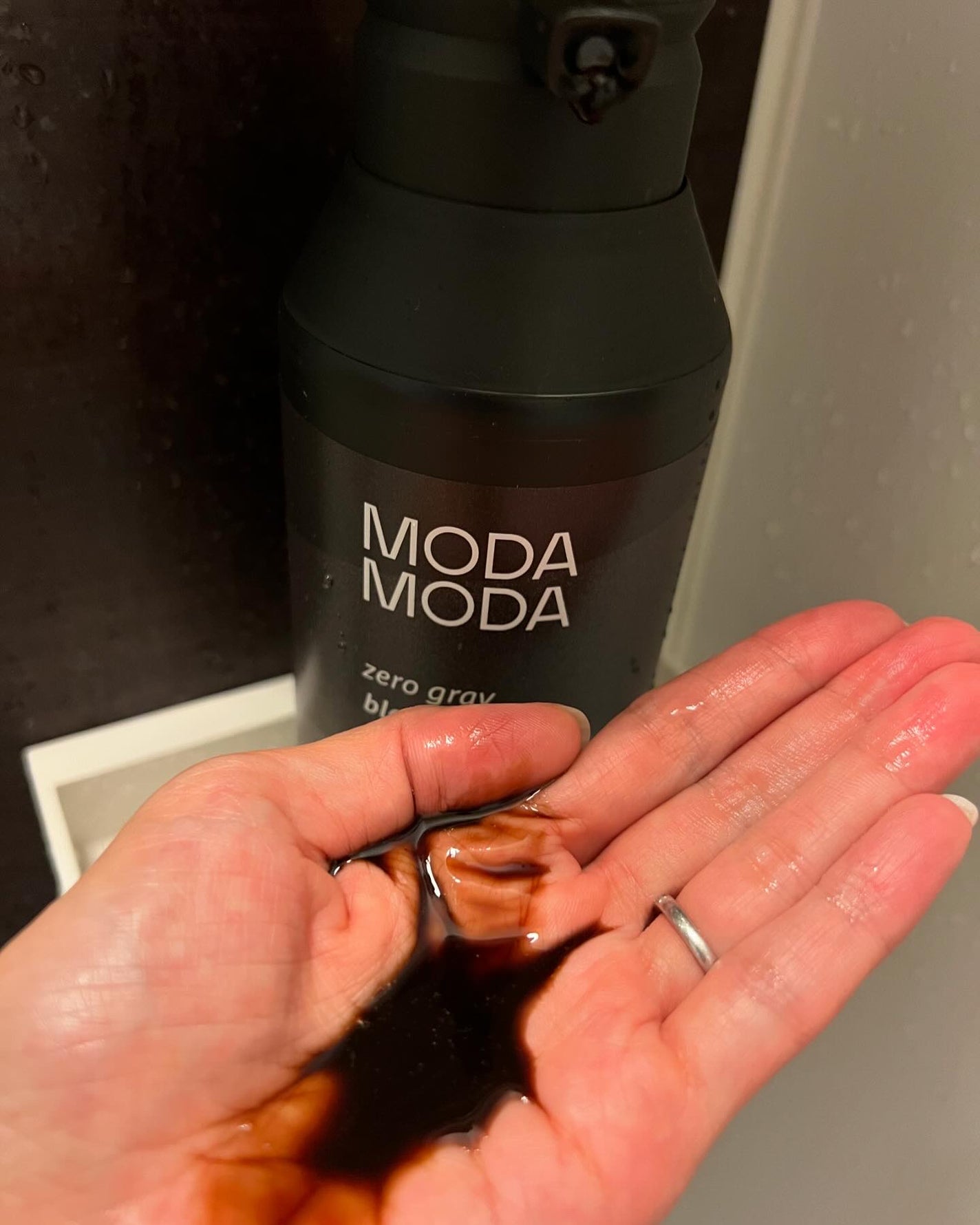 sakura✴︎フォロバ100 on LIPS 「MODAMODAゼログレーブラックシャンプー白髪ケア、頭皮ケア..」(2枚目)