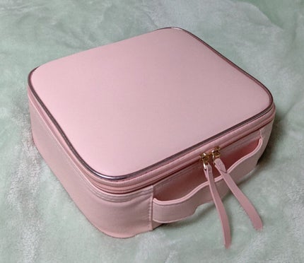 Amazon Series コスメポーチのクチコミ「予定より1ヶ月以上早くブルー(色違い)のコスメポーチが届きました👝
パープルと迷いましたが、ブ.....」(2枚目)