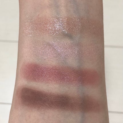 レブロン ダズル アイシャドウ クアッド/REVLON/アイシャドウパレットを使ったクチコミ(2枚目)