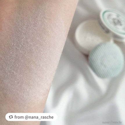 薬用さらさらデオドラントパウダー/デオナチュレ/デオドラント・制汗剤を使ったクチコミ(4枚目)