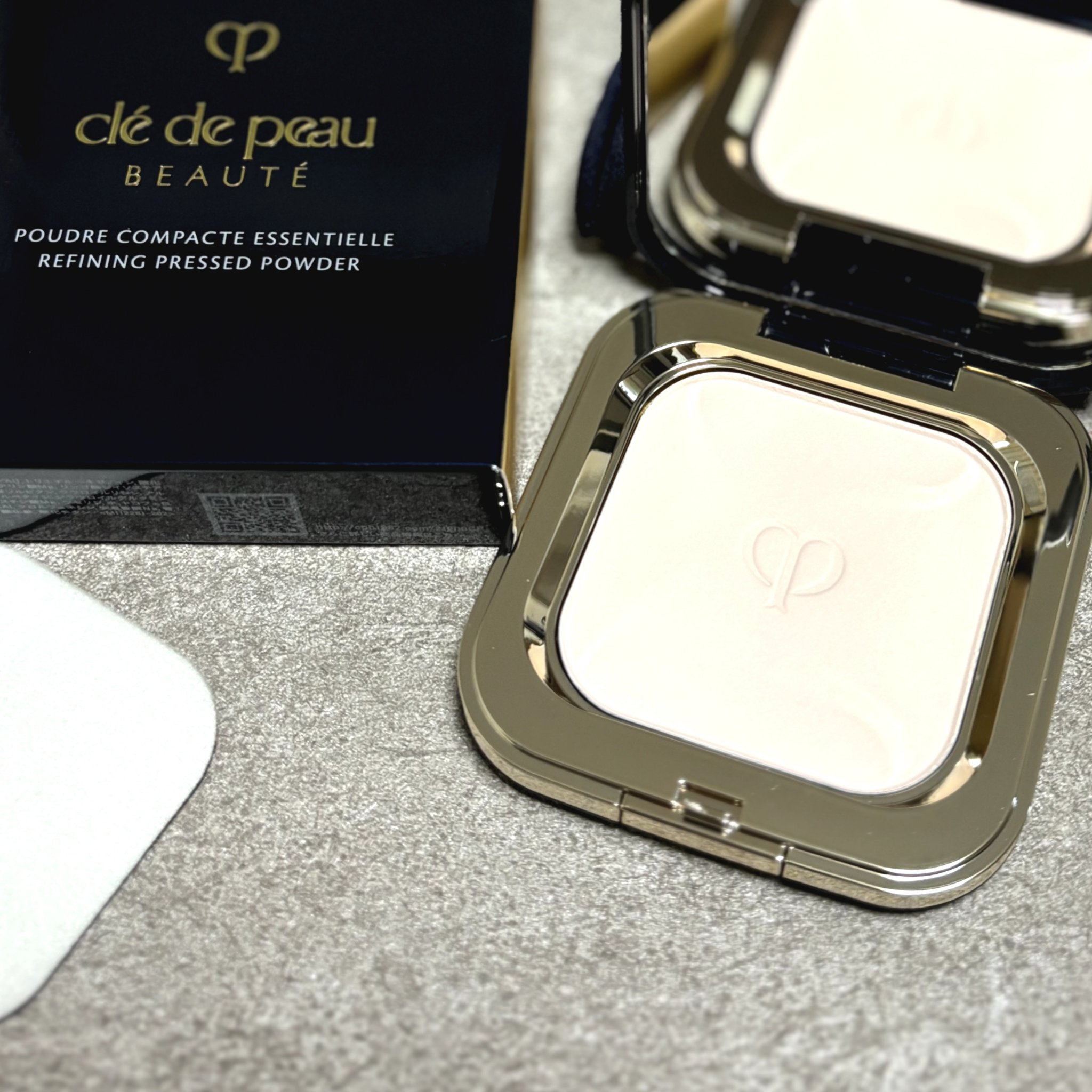 プードルコンパクトエサンシエルｎ/クレ・ド・ポー ボーテ/プレストパウダーを使ったクチコミ（2枚目）