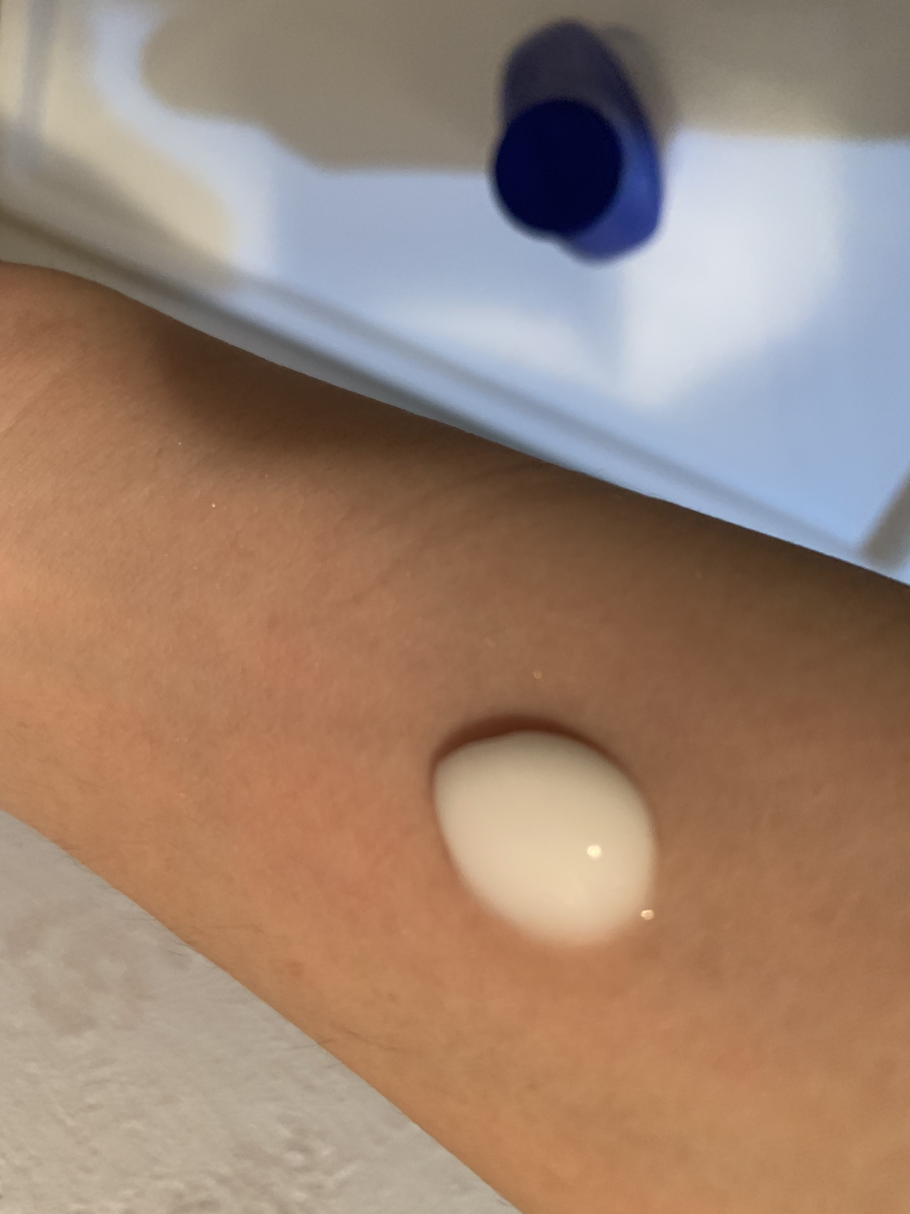 ニベア プレミアムボディミルク モイスチャー/ニベア/ボディミルクを使ったクチコミ（3枚目）