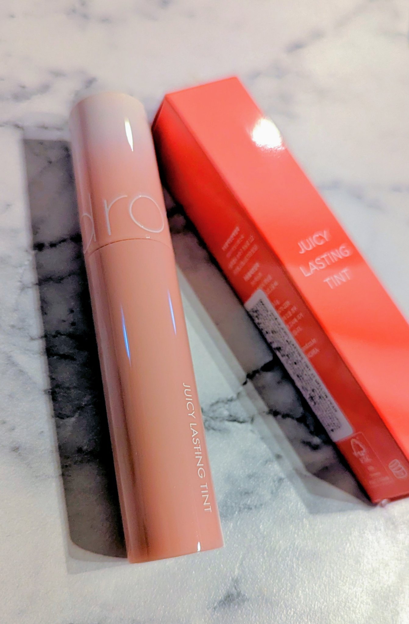 ジューシーラスティングティント/rom&nd/リップティントを使ったクチコミ（1枚目）