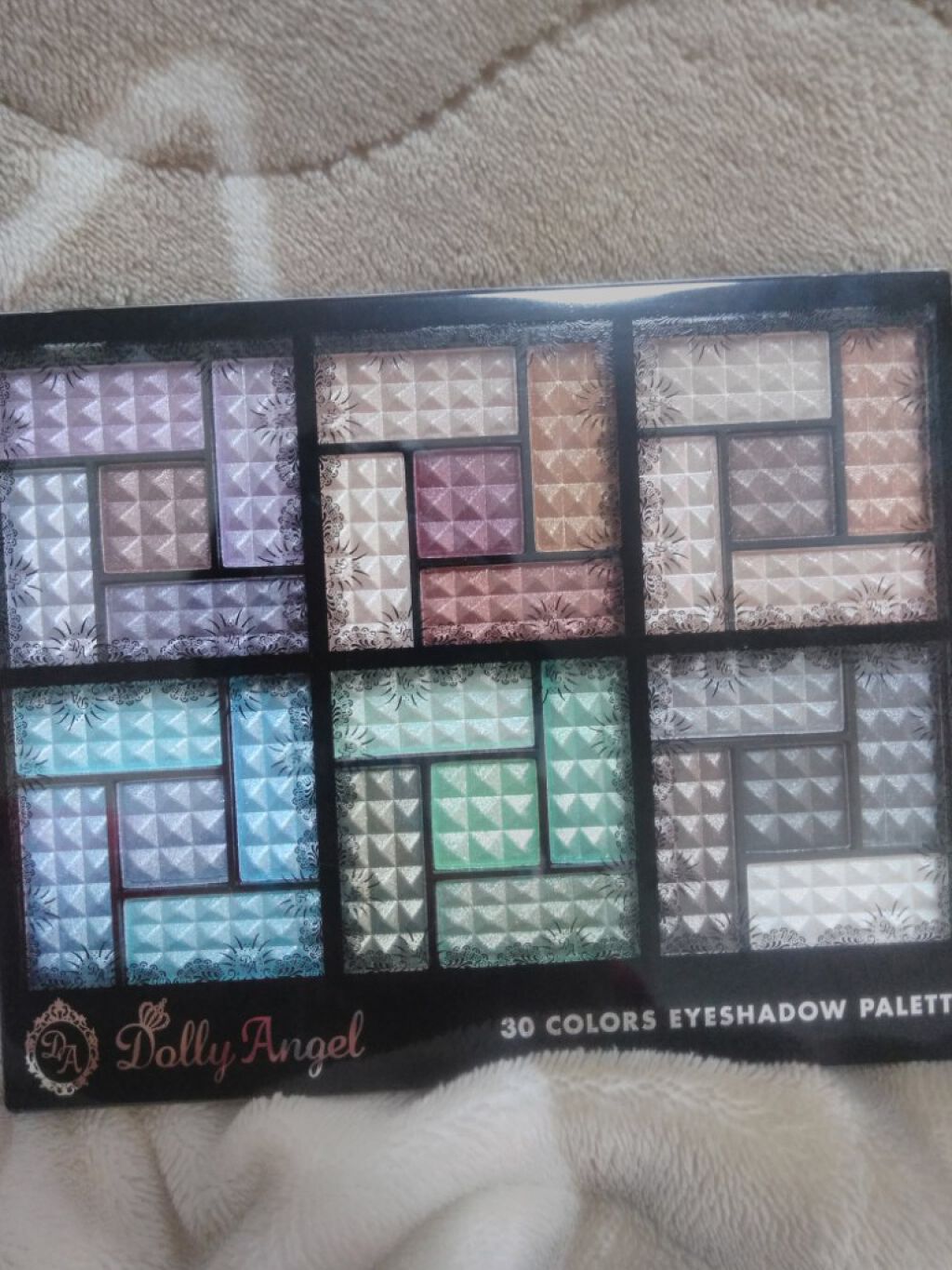 30COLORSEYESHADOWPALETTE/Dolly Angel/アイシャドウパレットを使ったクチコミ(1枚目)