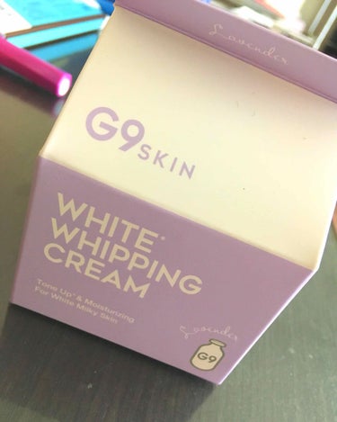 G9 skin  White whipping cream
こちらは今流行りの韓国コスメです💓

お肌の荒れや赤みをふんわりカバーしてくれます。

このクリームは3タイプあり、それぞれお顔をどのようにカ