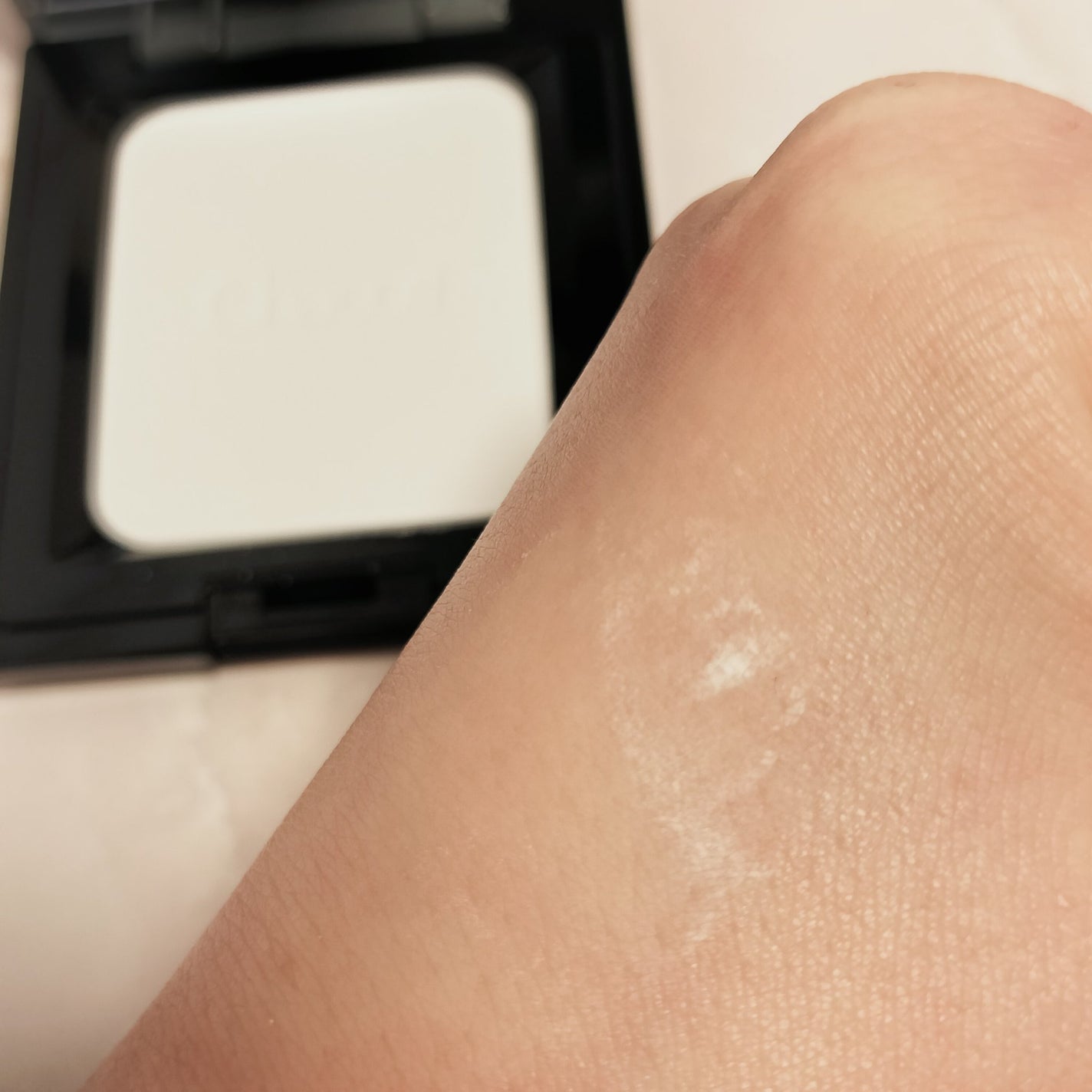 コンプレクションクリエイター/チャコット・コスメティクス/プレストパウダーを使ったクチコミ(4枚目)